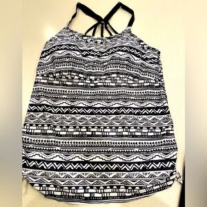 YONIQUE Woman’s 2 piece Tankini with Shorts Black / White Swimsuit Size: Large